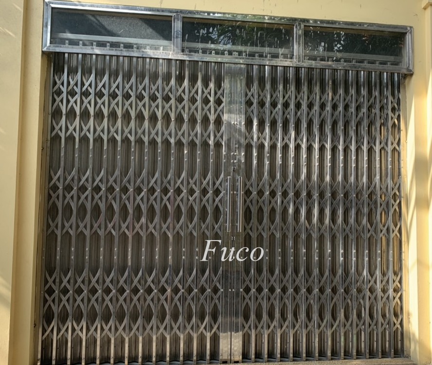 Bảng giá cửa xếp INOX Fuco, cua xep va các dòng cửa xếp inox 304 cao cấp có giá phải chăng, khách hàng đánh giá cao cửa xếp inox do Fuco sản xuất.