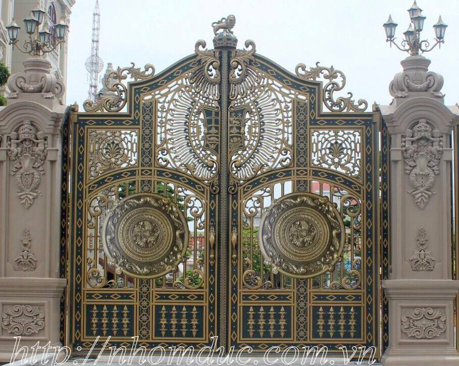 chiếc cổng nhà đẹp, cổng đúc đẹp, mẫu cổng nhà vườn biệt thự đẹp