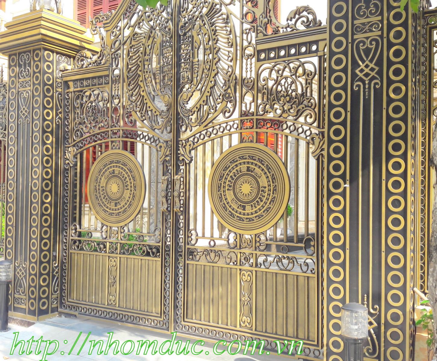 Giới thiệu cửa cổng nhôm đúc đẹp cho biệt thự cao cấp tại TpHCM