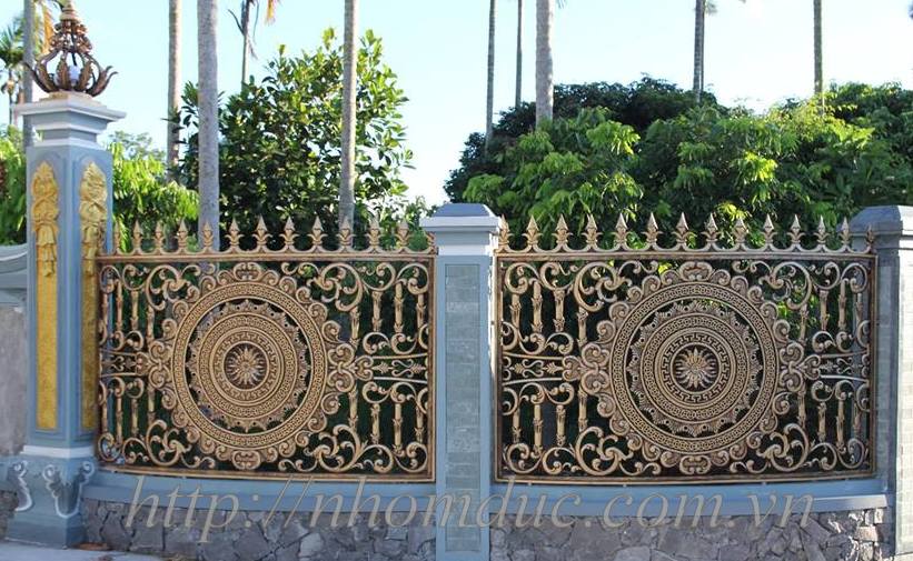 Hàng rào nhôm đúc biệt thự, hàng rào nhôm đúc được làm từ 96% nhôm. Hàng rào, cổng cửa nhôm đúc có chất lượng