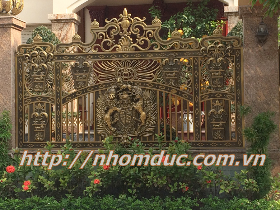 Các sản phẩm nhôm đúc Hà Nội như cửa cổng, lan can, hàng rào