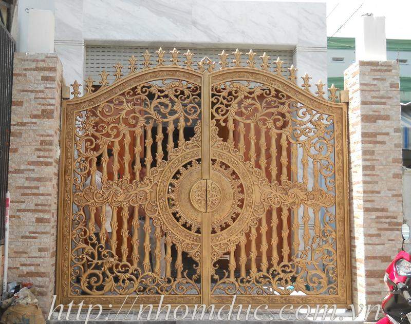 Cửa cổng nhôm đúc tại Điện Biên