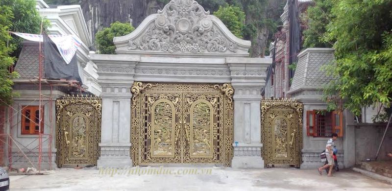 Công trình cửa cổng nhôm đúc anh Hiệp, Cẩm Phả, Quảng Ninh