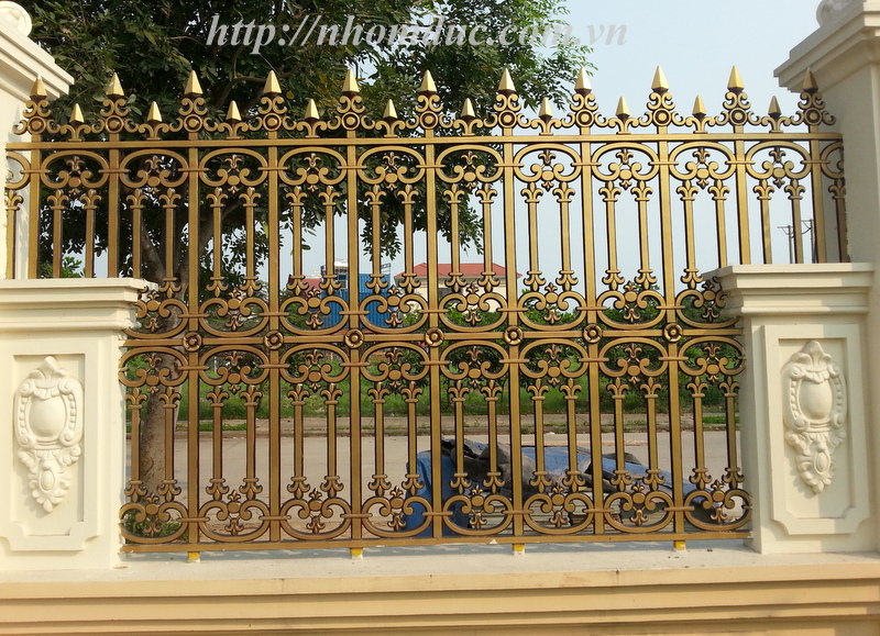 Cửa cổng nhôm đúc thành phố Hạ Long